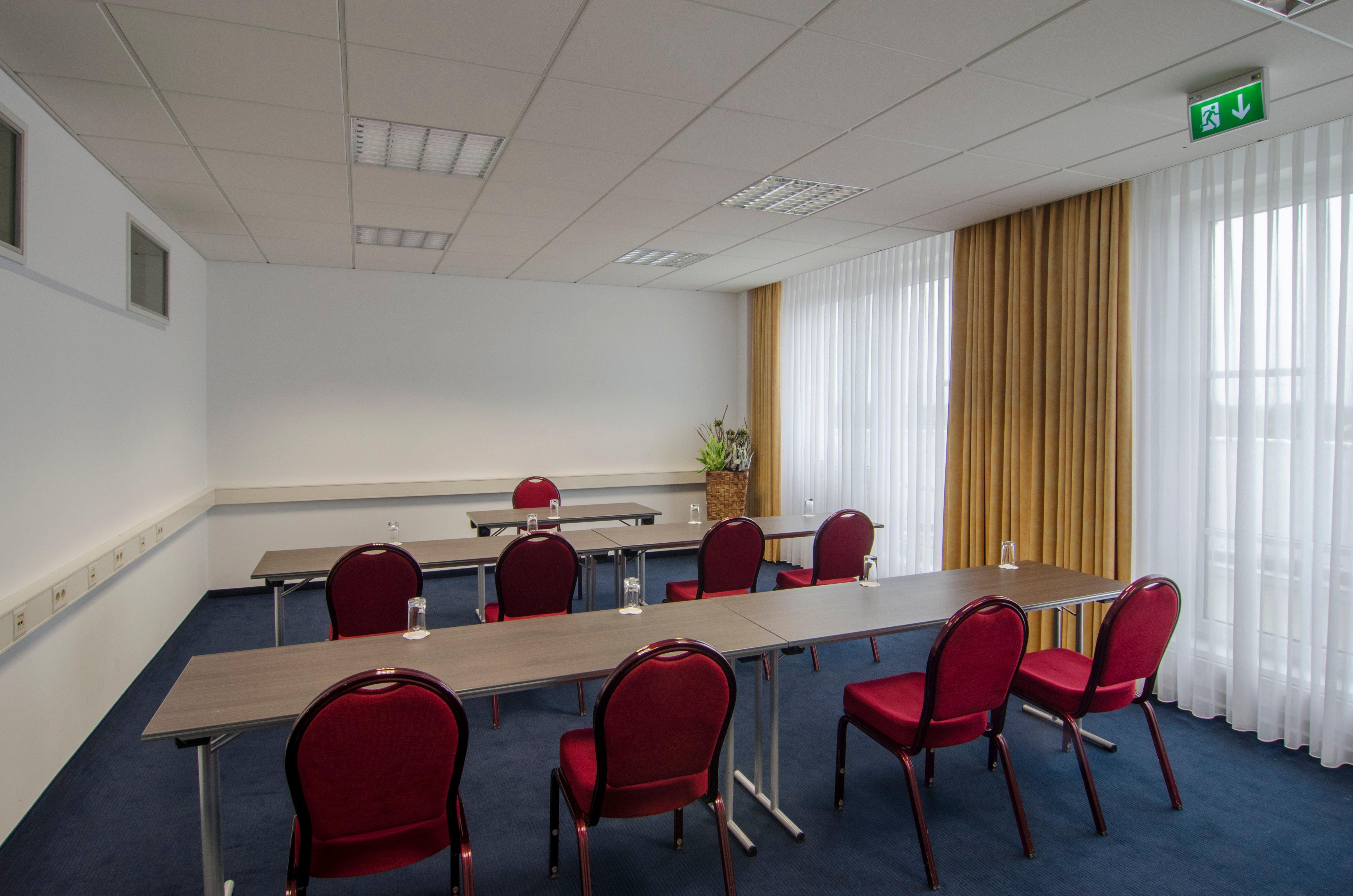 Holiday Inn Munich Unterhaching By Ihg Exteriör bild
