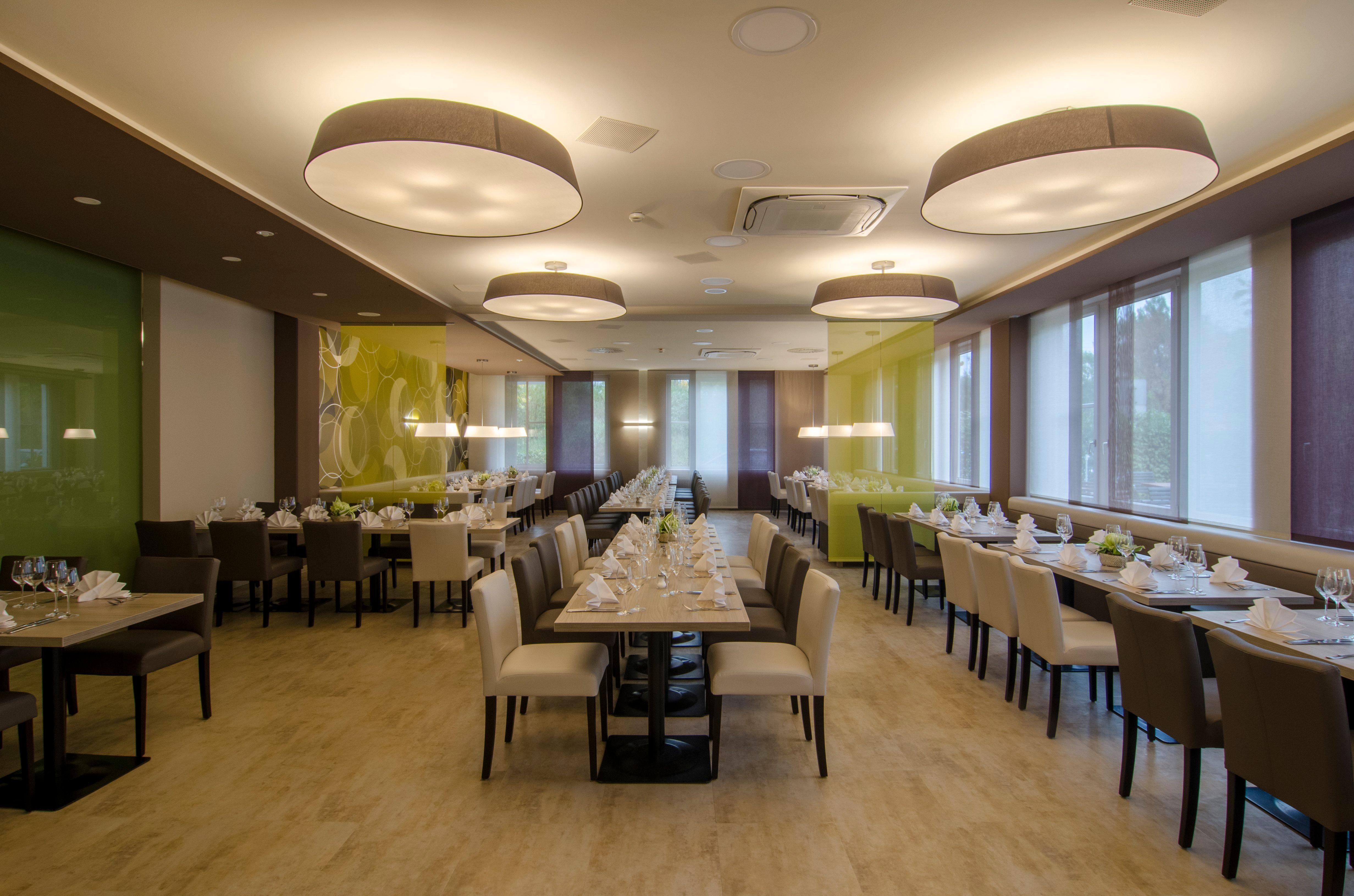 Holiday Inn Munich Unterhaching By Ihg Exteriör bild