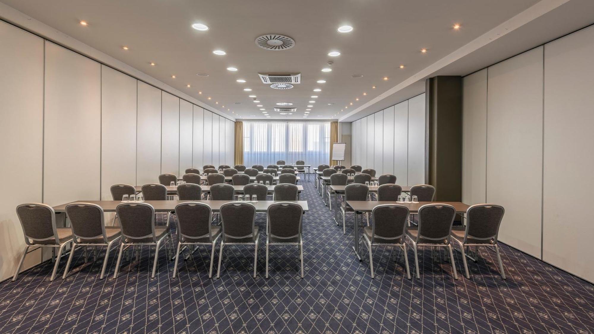 Holiday Inn Munich Unterhaching By Ihg Exteriör bild